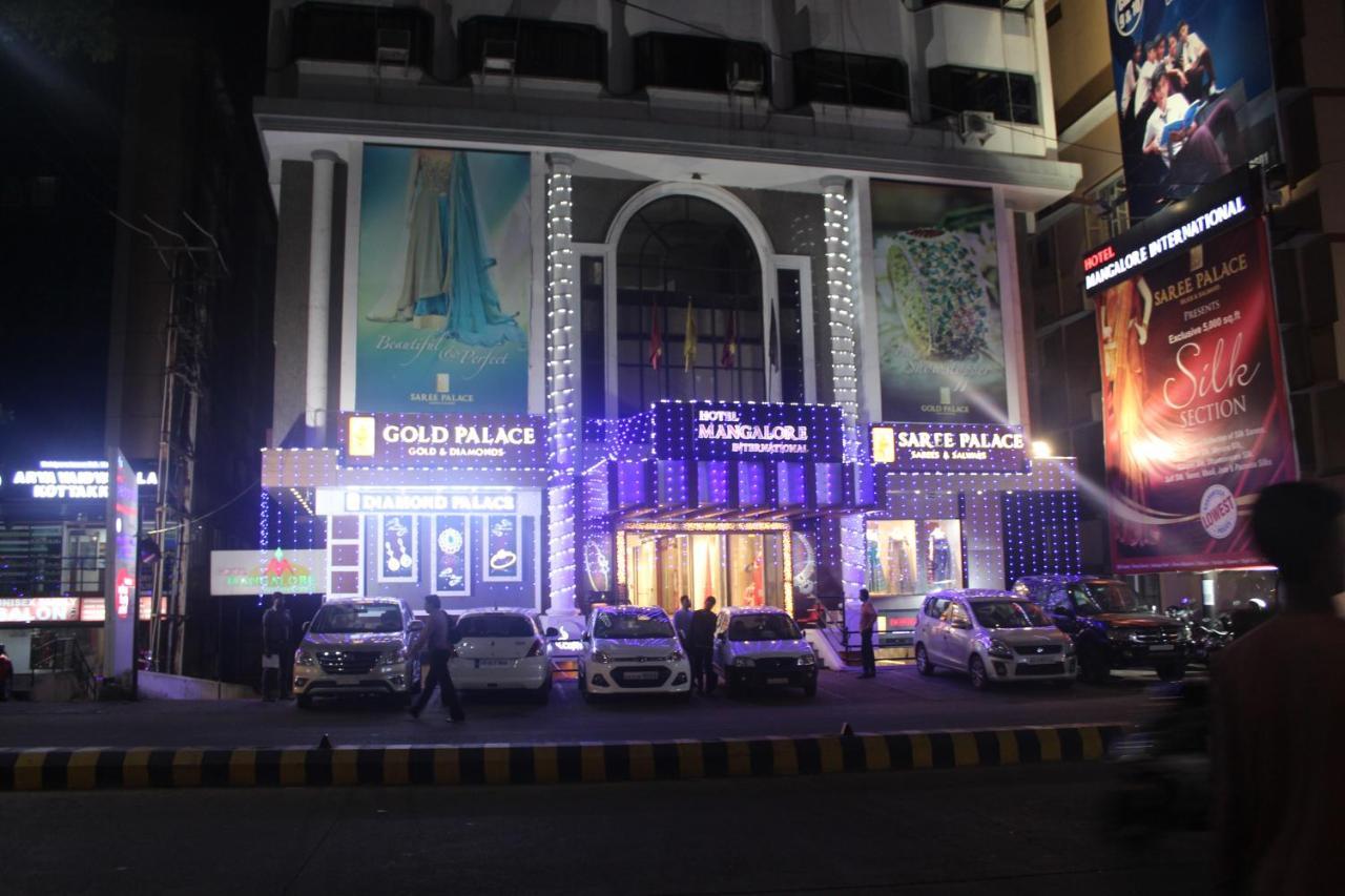 Hotel Mangalore International Екстер'єр фото